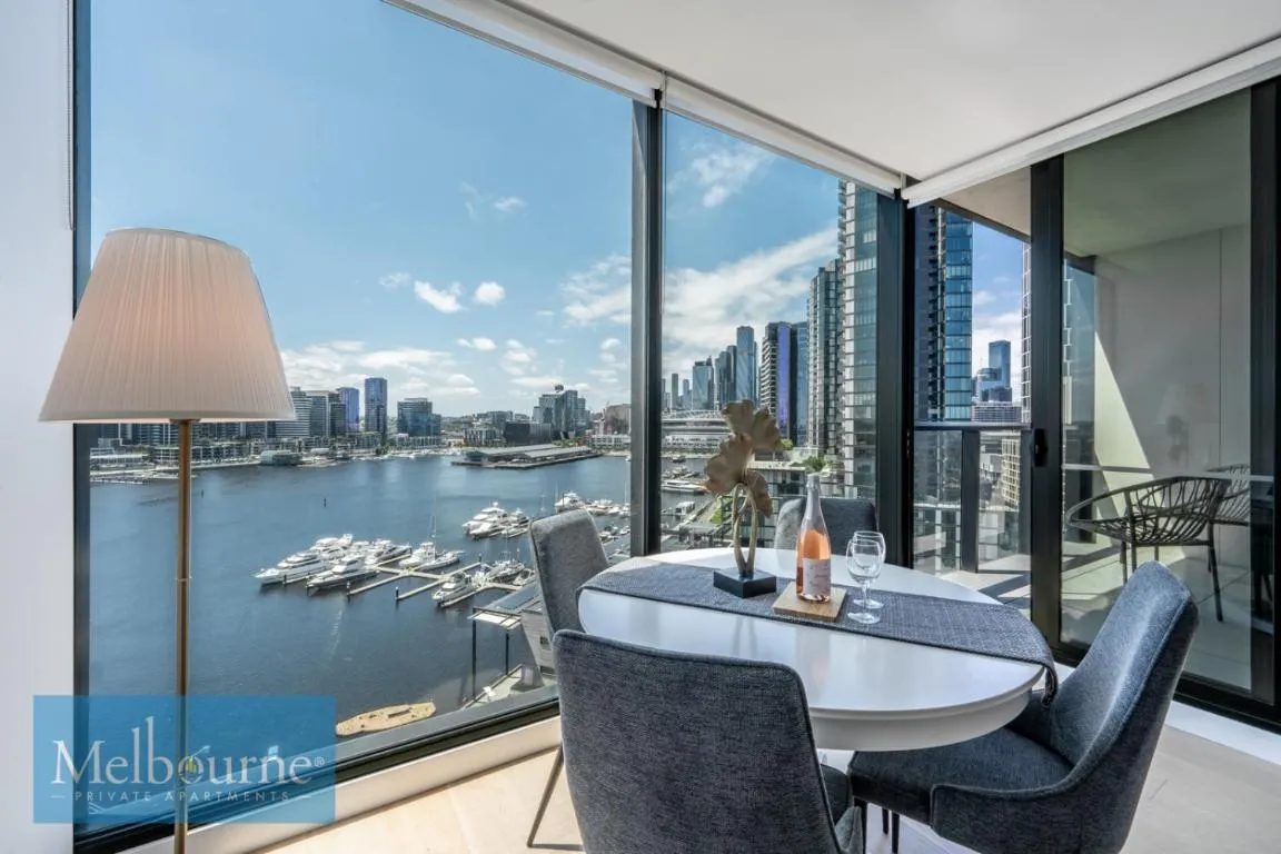 Melbourne Private Apartments – Collins Wharf Waterfront, Docklands