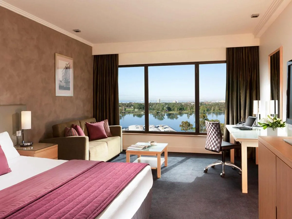 Mercure Melbourne Albert Park — 4