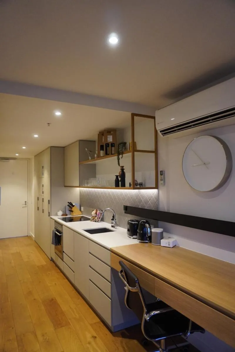 Metro Retreat on Burnley — 3
