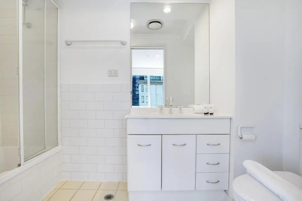 Millennial Southbank Condo Lifestyle w parking — 3