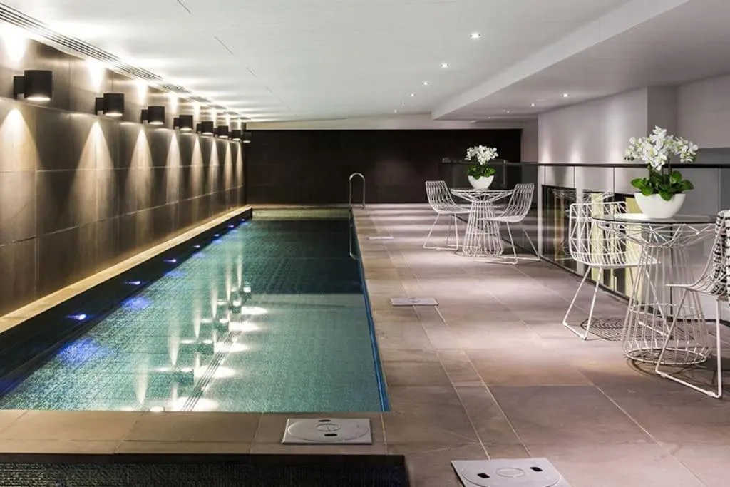 Modern 1BD ; Pool, Gym, Secure Underground Carpark — 4