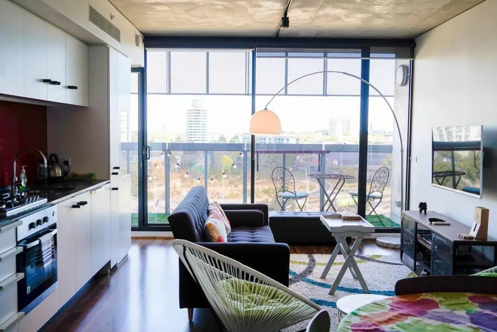 Modern 2BD w City Views, Pool, Gym and Rooftop — 5