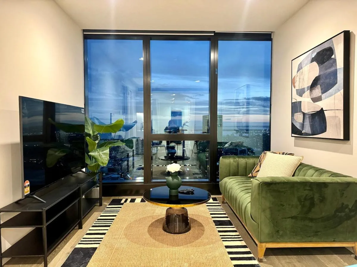 Modern 2BR Gem in the Heart of Southbank — 5