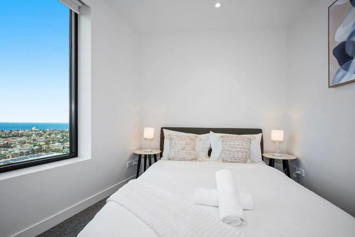 Modern 2-Bedroom City Gem with Sea Views — 2