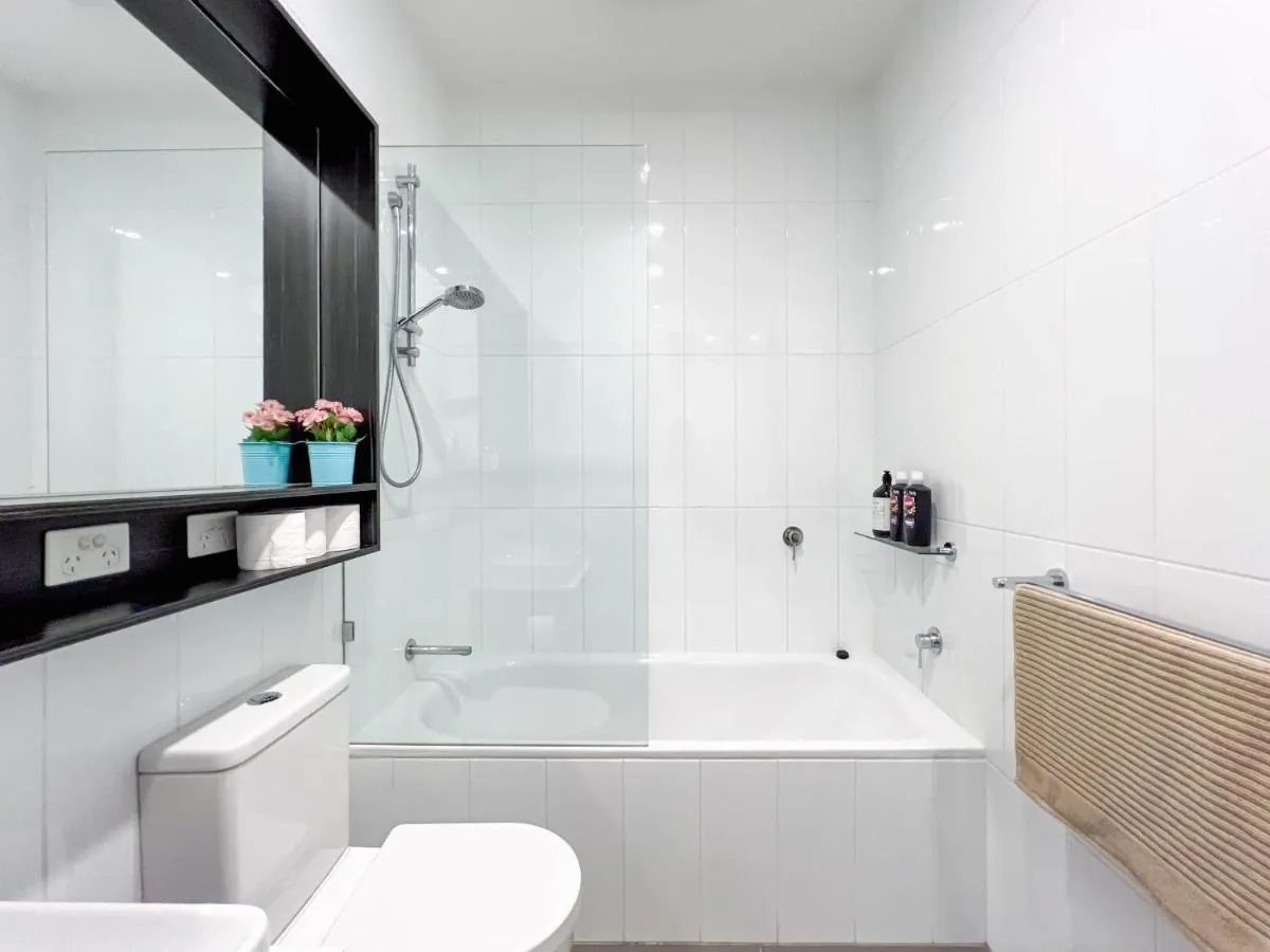 Modern 3-level Townhouse FreeParking — 3