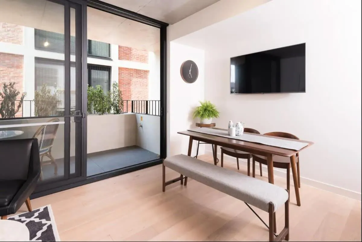 Modern Apartment In Flawless Fitzroy+Carpark — 4