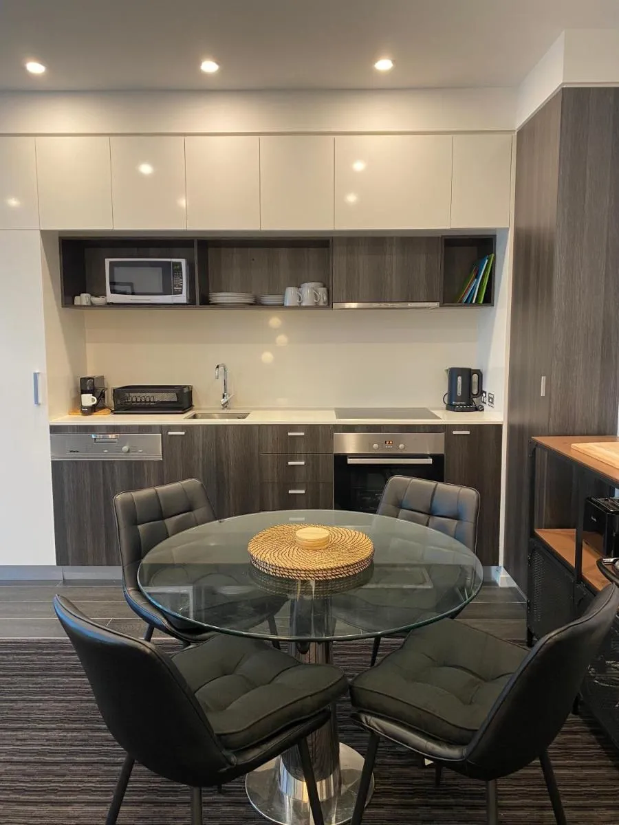 Modern Quiet 1 & 2 Bed Apt Opposite Albert Park — 4