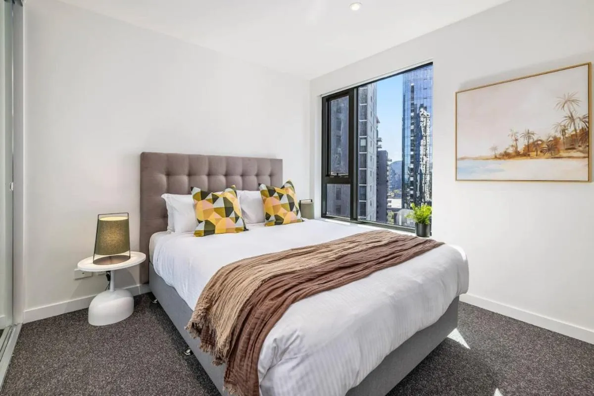 Modern Urban Oasis 2 bed Apartment — 2