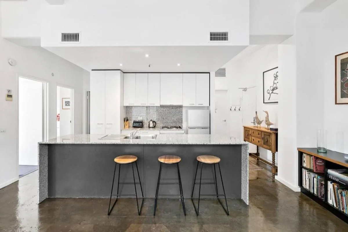 New York Style Loft on Flinders Lane with Parking — 4