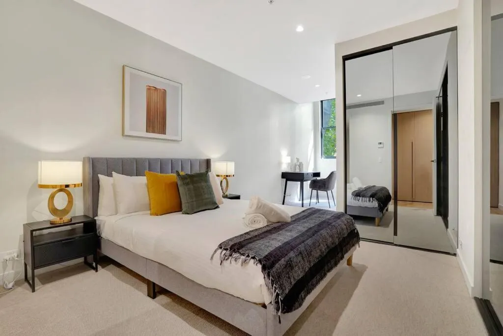 NewYork Style loft 2B2B in Collins St — 2