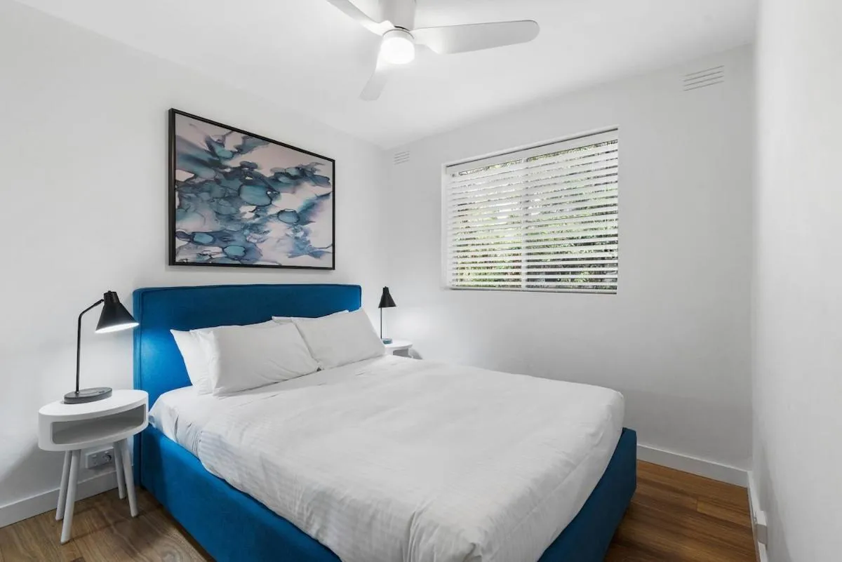 Newly Renovated South Yarra 2BR Apt with parking — 5