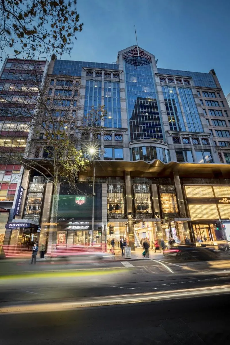 Novotel Melbourne On Collins — 4