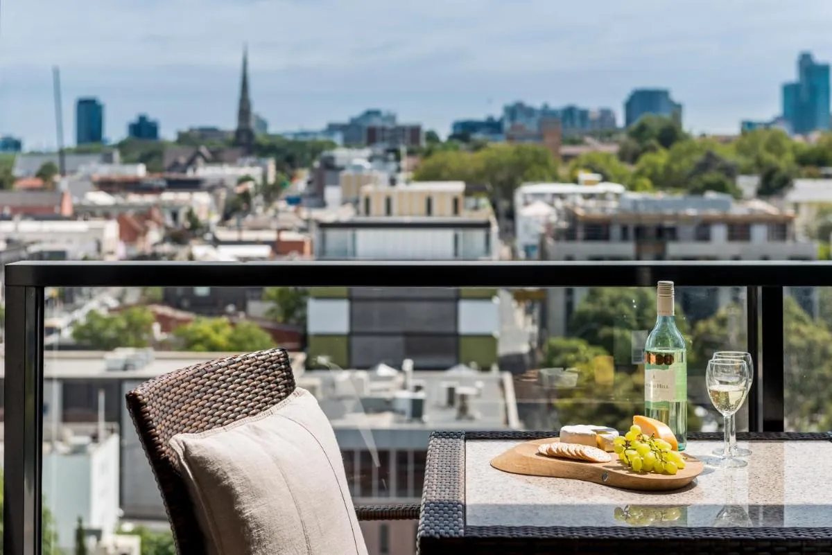 Oaks Melbourne South Yarra Suites — 5