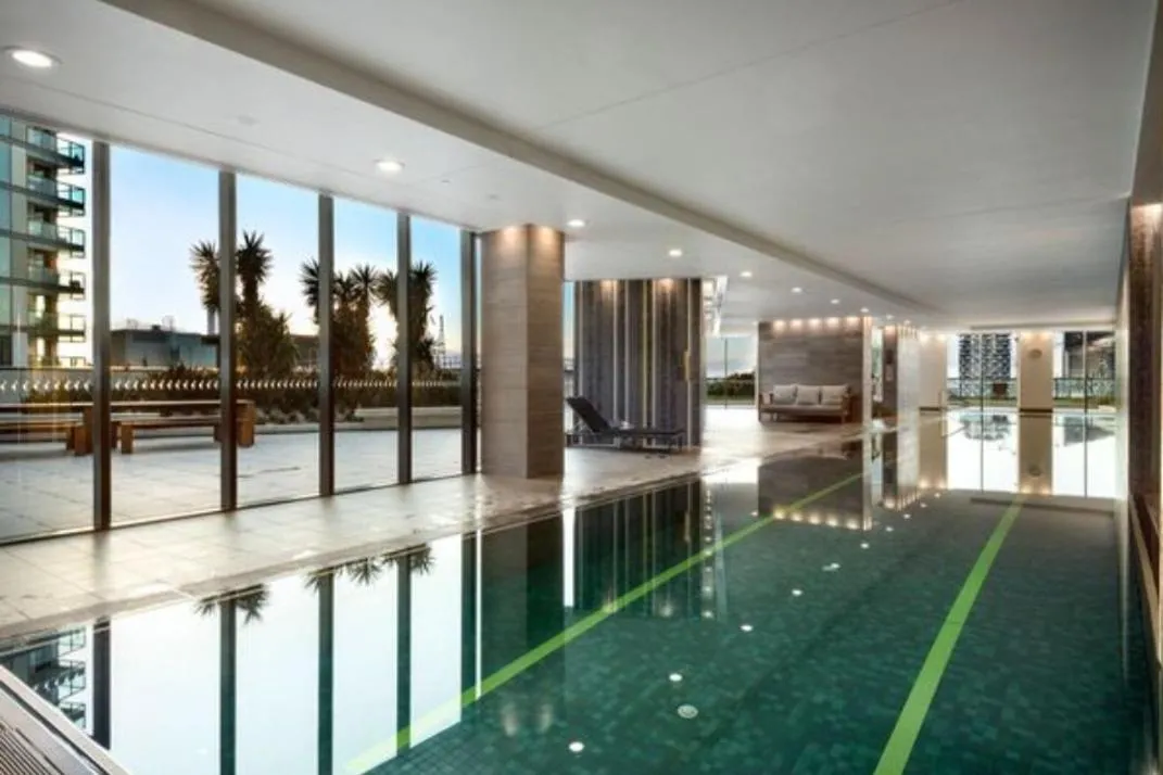 One bedroom apartment in Docklands — 4