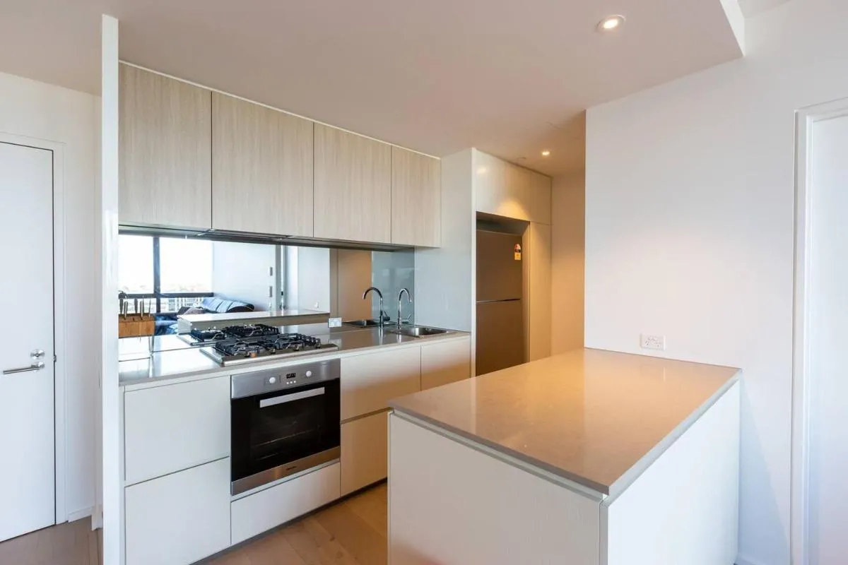On the River – A Resort-style Retreat in Docklands — 5