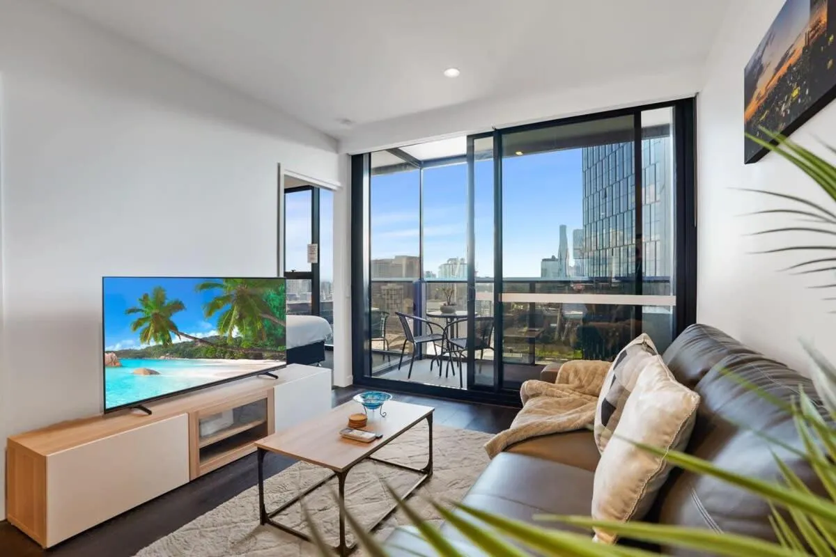Palladium Tower – Premium Southbank Apt w parking — 4
