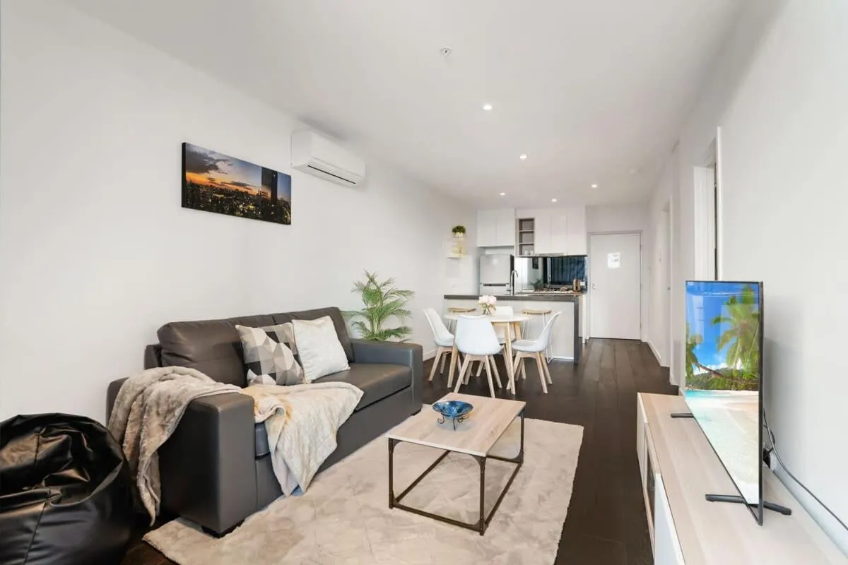 Palladium Tower – Premium Southbank Apt w parking — 5