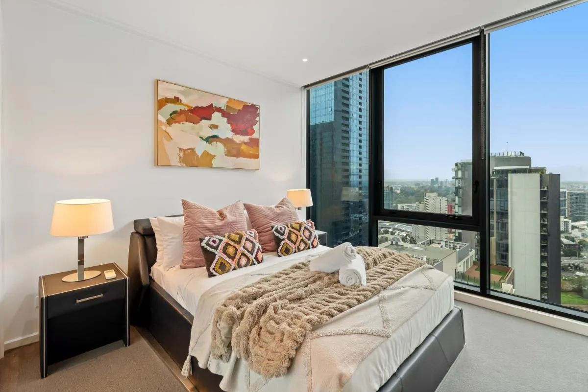Panoramic Skyline Haven — 2