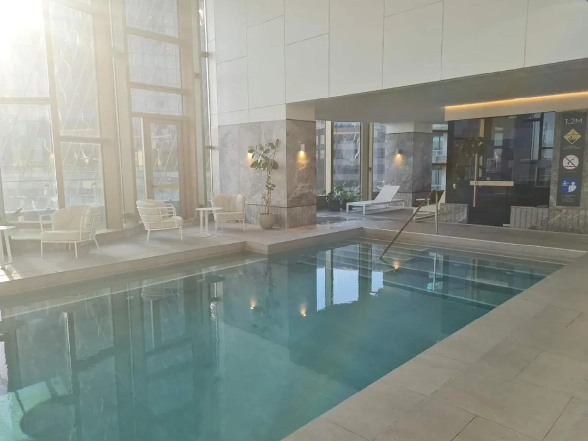 Panoramic View Highlevel 2brwest Side Swimgym — 4