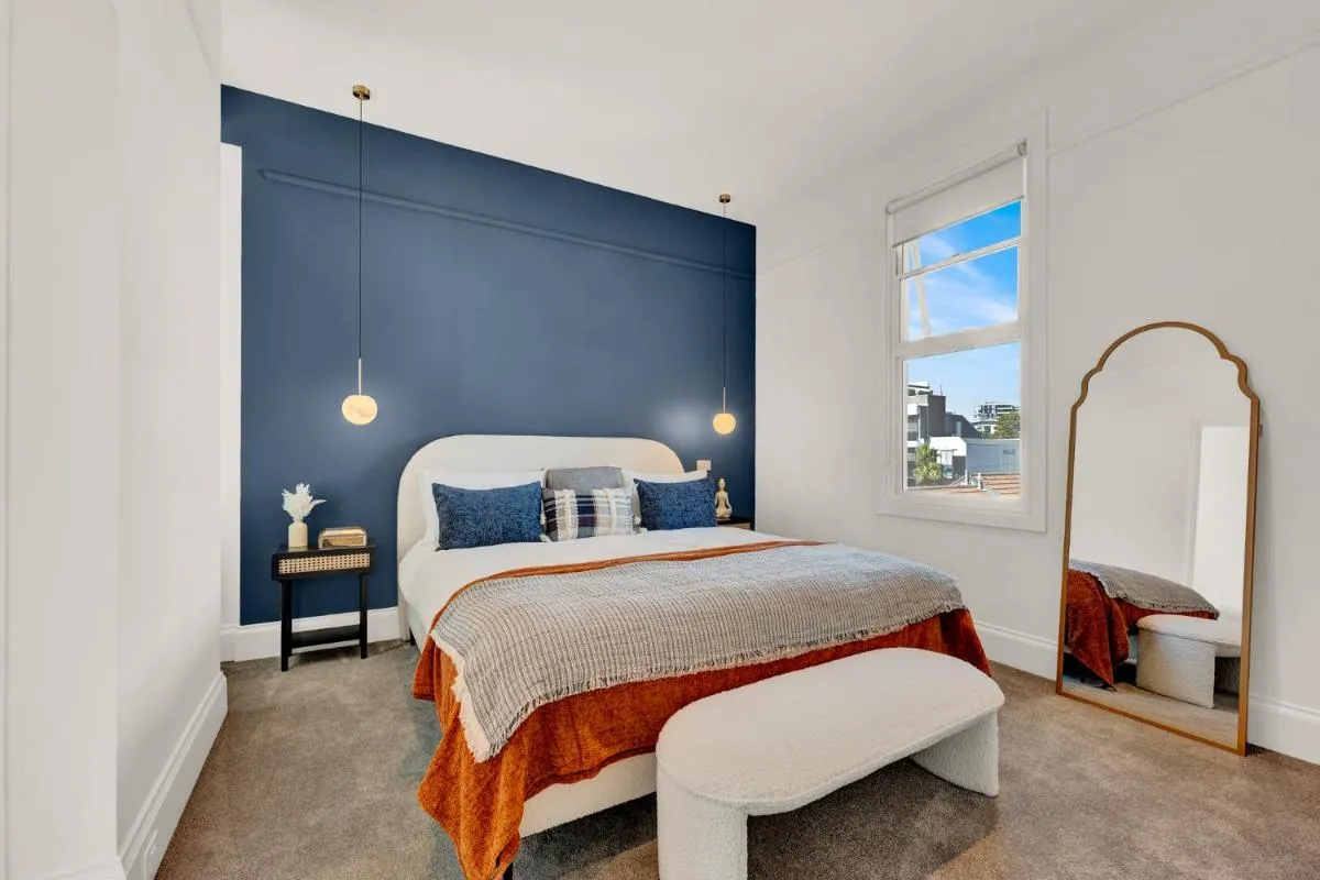 Paris End of St Kilda Apartment — 2
