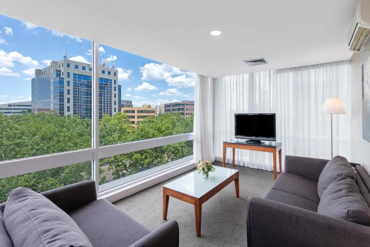 Park Regis Griffin Suites — 5