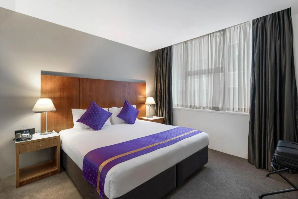 Park Regis Griffin Suites — 2