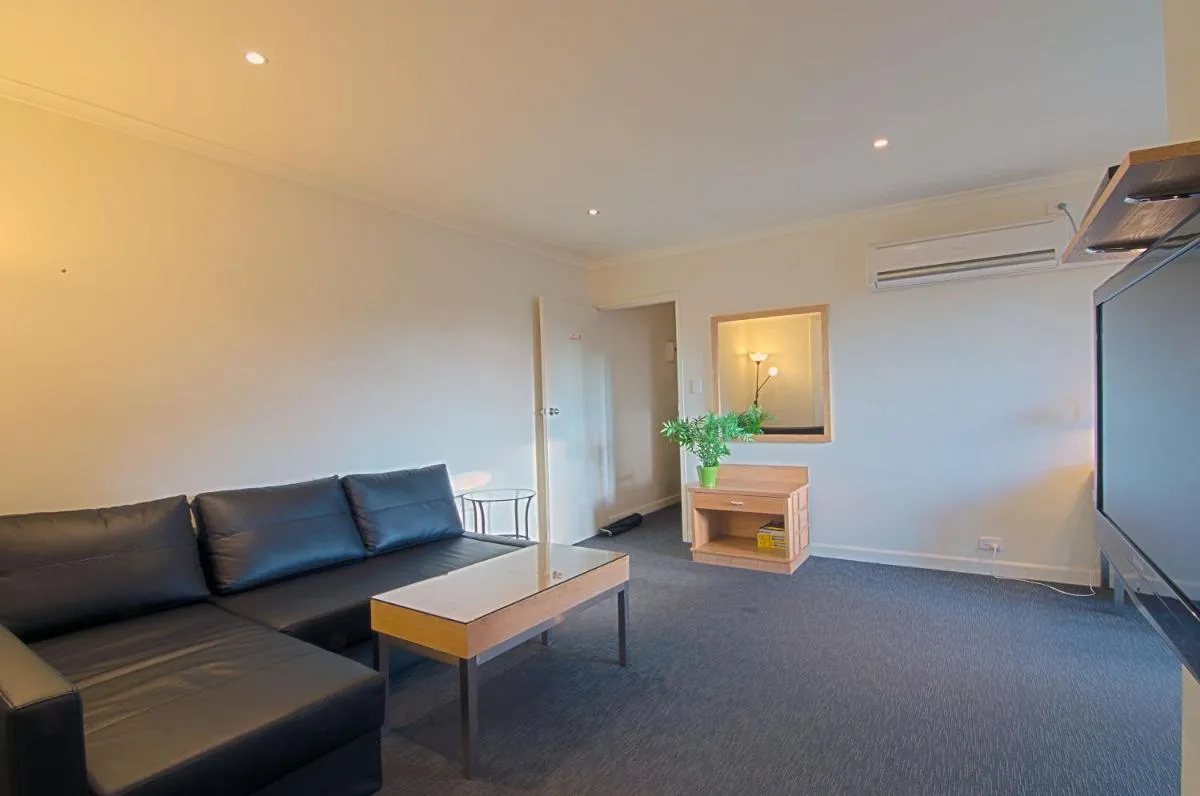 Park Squire Motor Inn & Serviced Apartments — 5