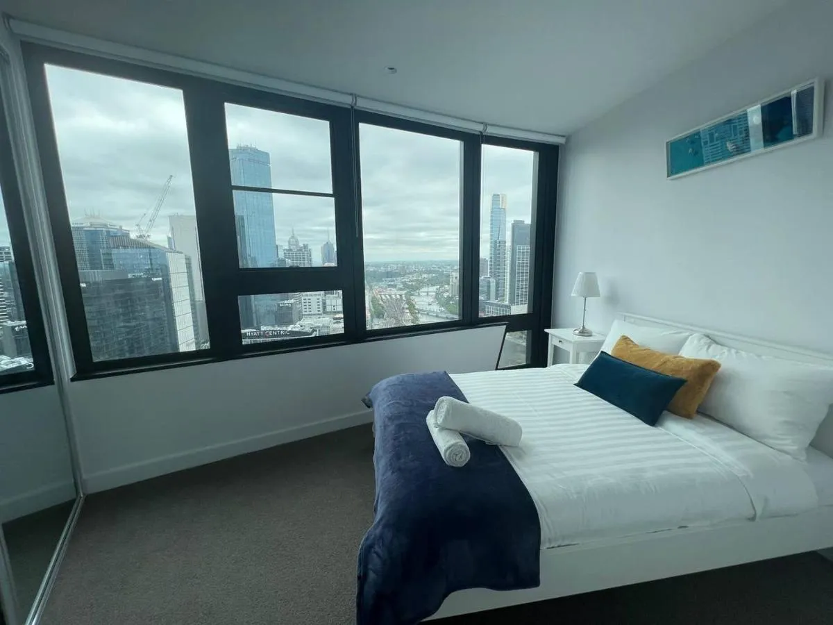 Pars apartments – Melbourne Quarter- unique View of city and Yarra — 2