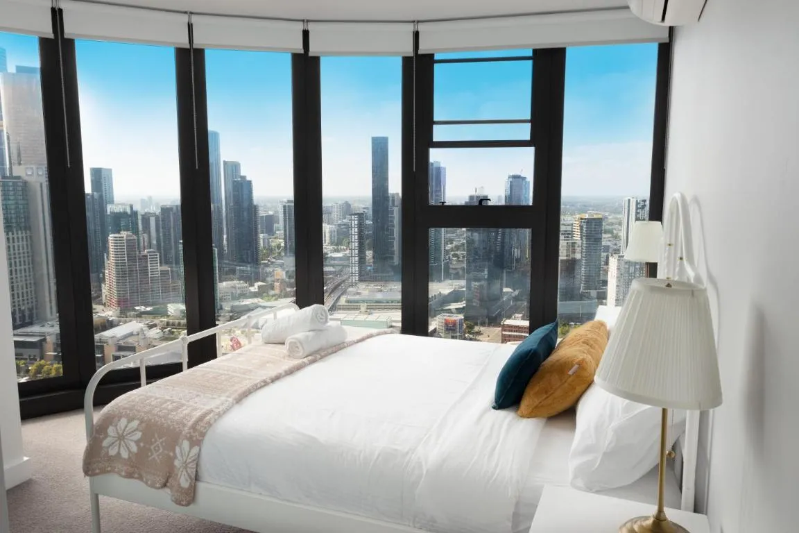 Pars apartments – Melbourne Quarter- unique View of city and Yarra