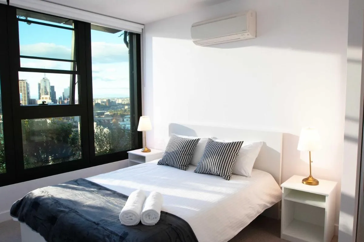 Pars apartments – Melbourne Quarter- unique View of city and Yarra — 5
