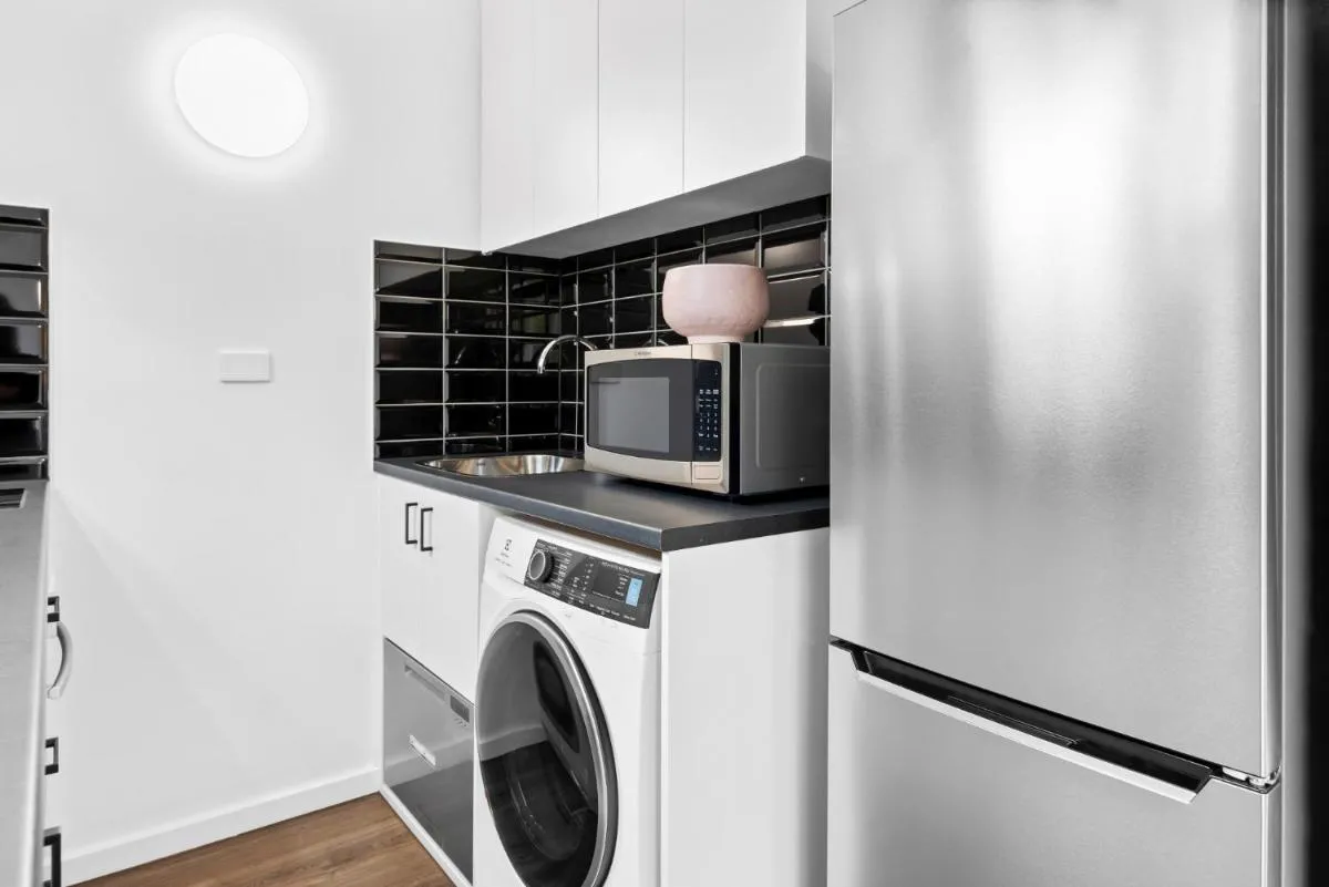 Peaceful 1-Bed Apartment Near the City Centre — 5