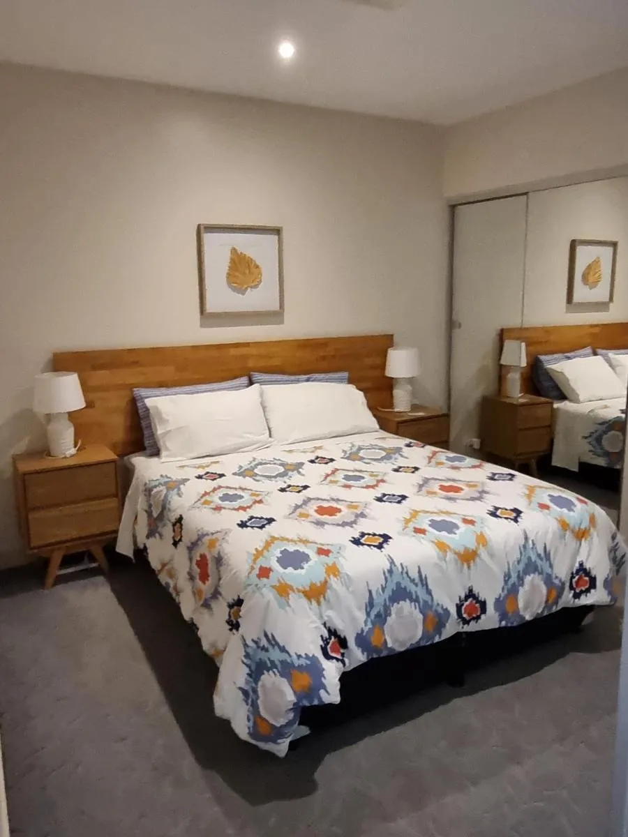 Pleasant City Stay on Collins — 4