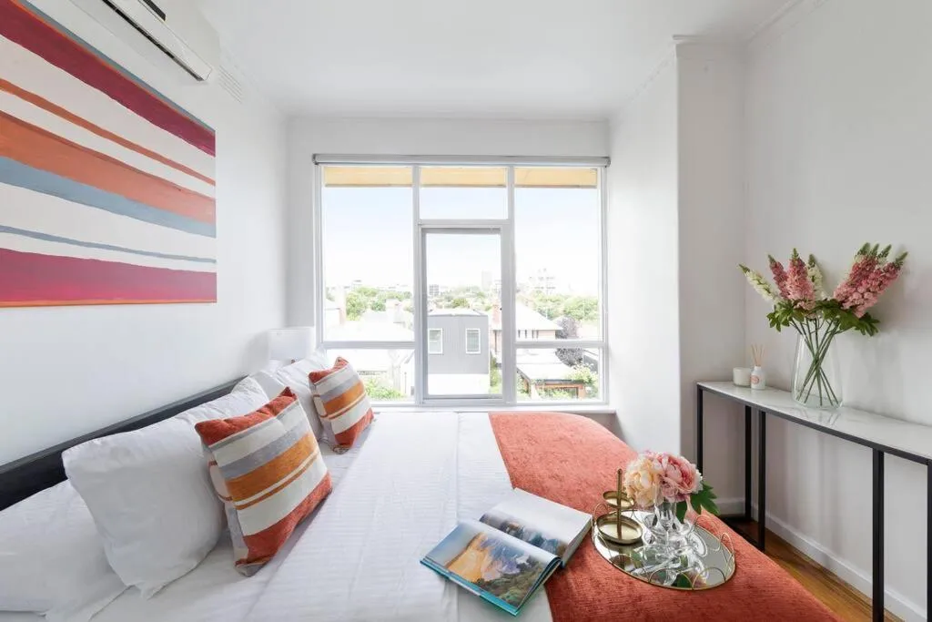 Prahran Chic & Cozy Retreat — 2