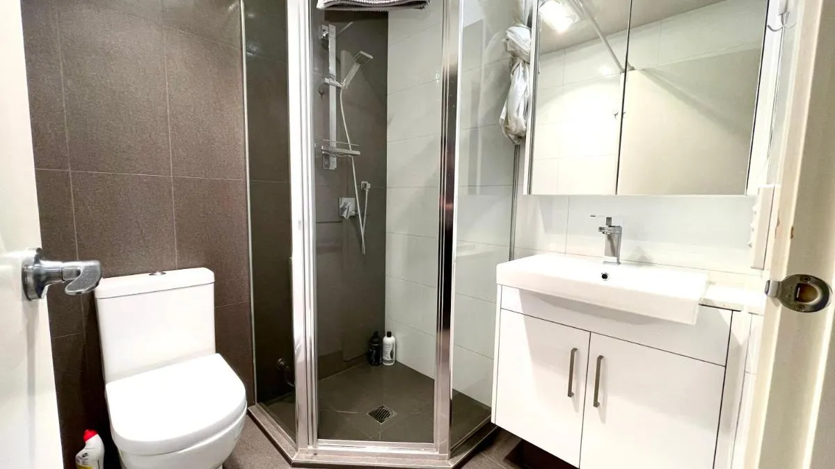 Preston Spacious 2BRM Apartment Free Parking Wi-Fi — 3