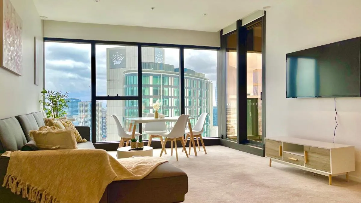 Prima Tower Apartment Face to Crown by GoodLive — 2