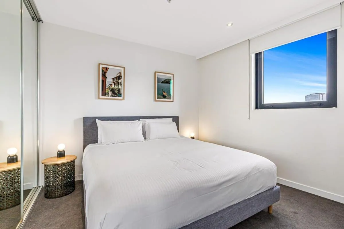 Pristine 2-Bed Unit With Beautiful City Landscape — 2