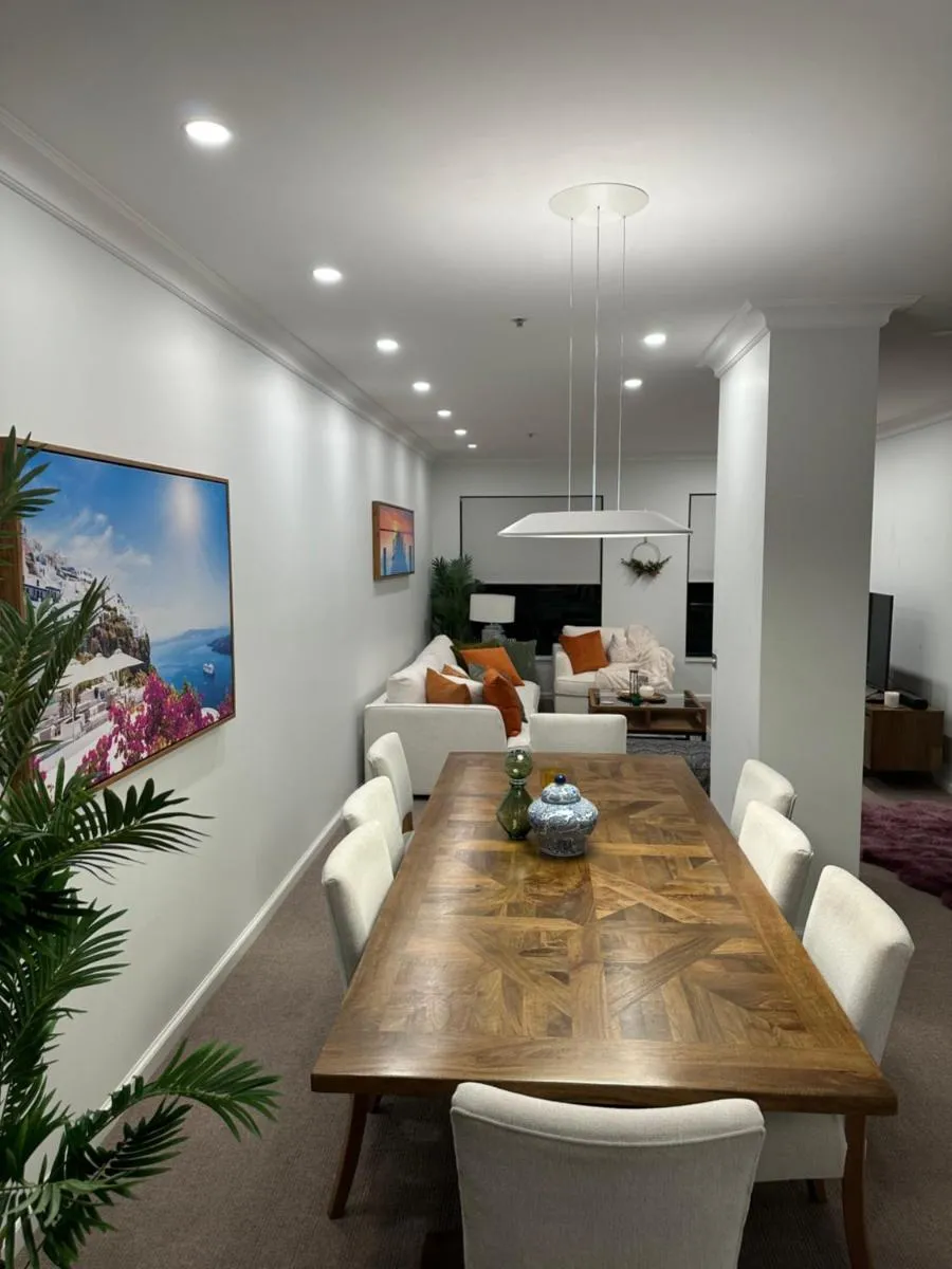 Private 1 Bed Accom with Bathroom in a 3 Bed Apartment – Melb CBD, Regency Towers – Free Parking, WiFi and Pool — 3