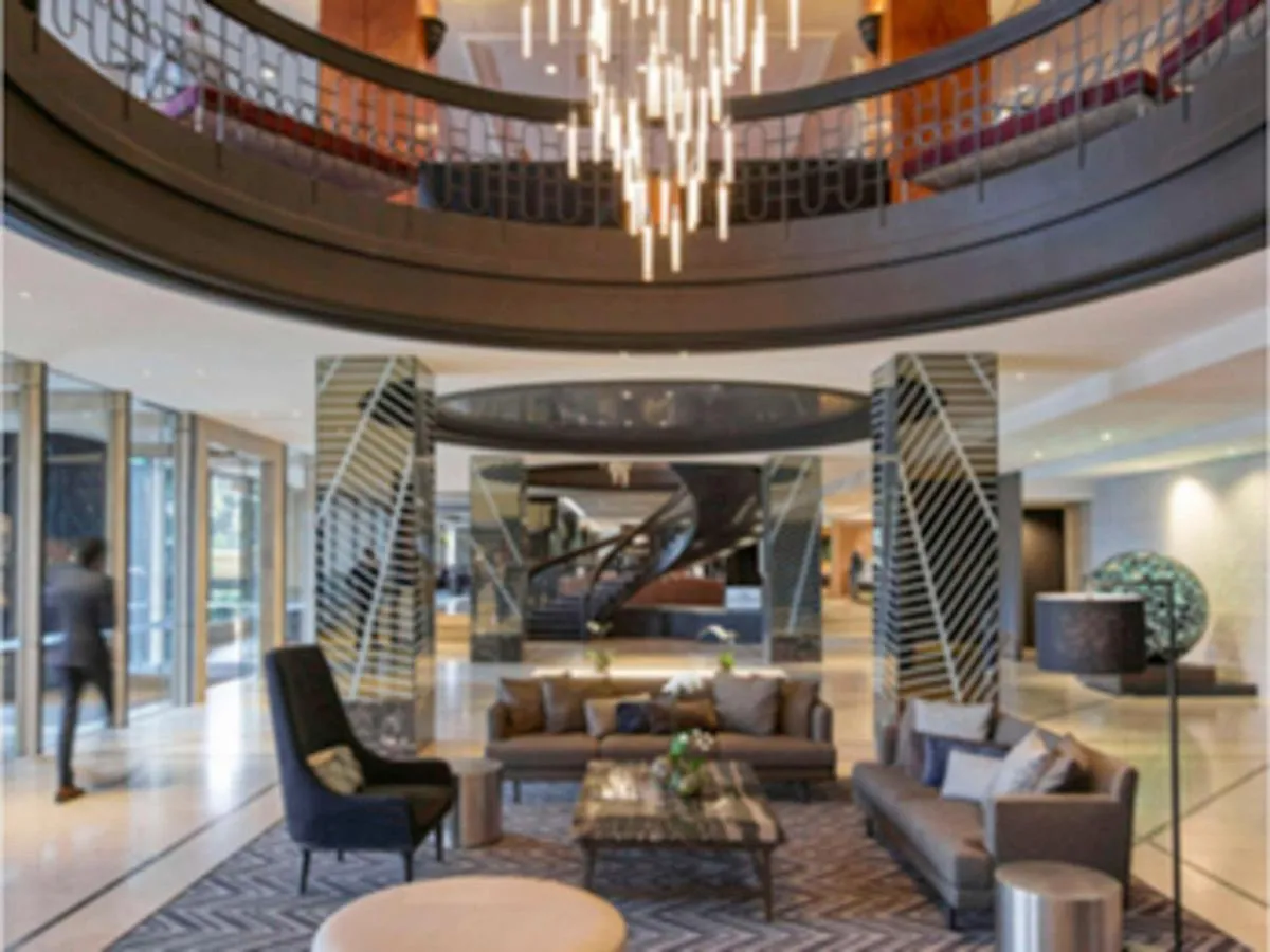 Pullman Melbourne On the Park — 4