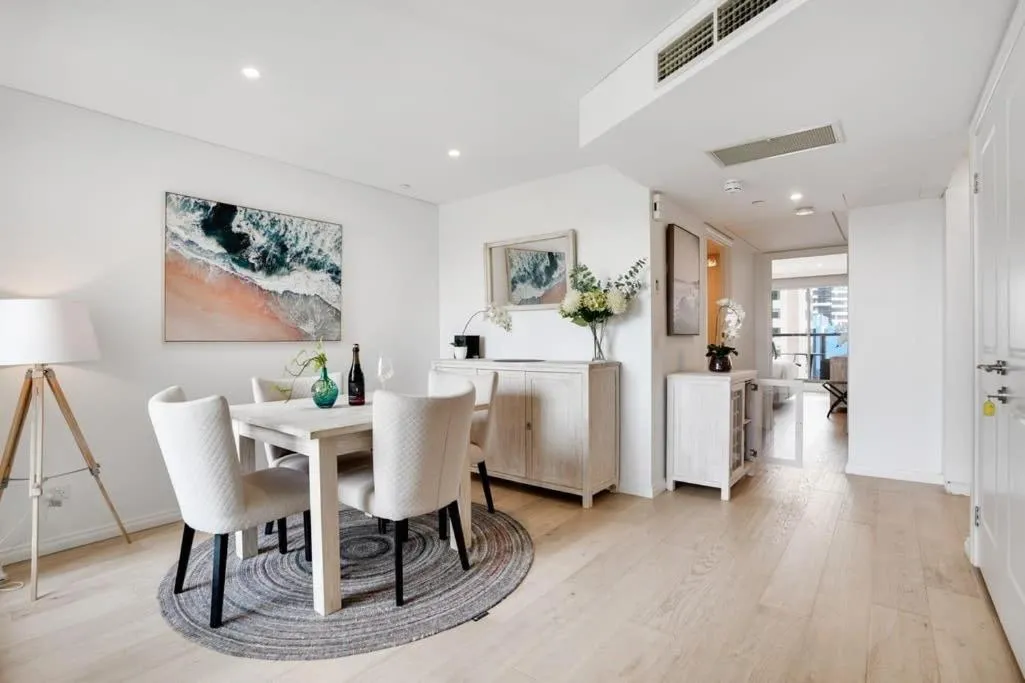 Quay West 14th floor Executive Southbank Apt — 4