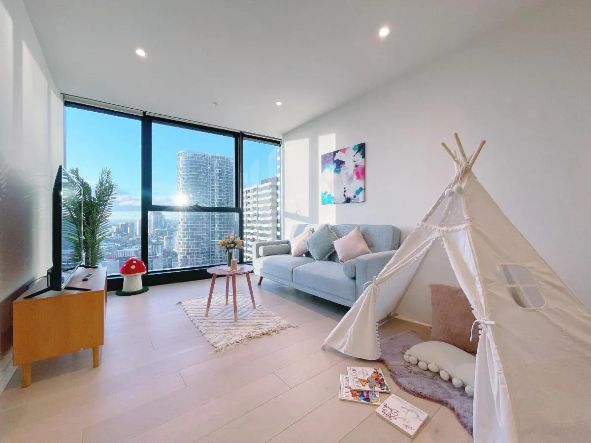 Queens Place 1B/View/Workplace/Swimming Pool/Gym — 2