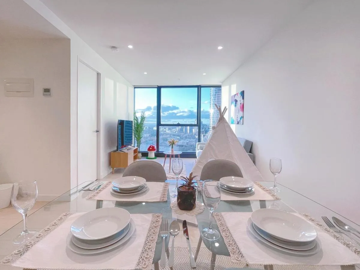 Queens Place 1B/View/Workplace/Swimming Pool/Gym — 4
