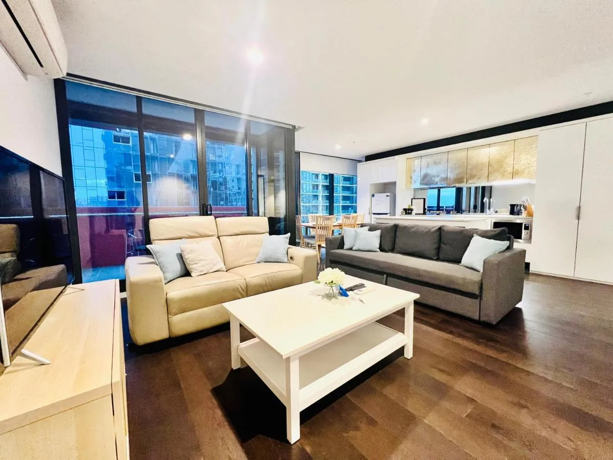 Readyset Apartments at Manhattan — 5
