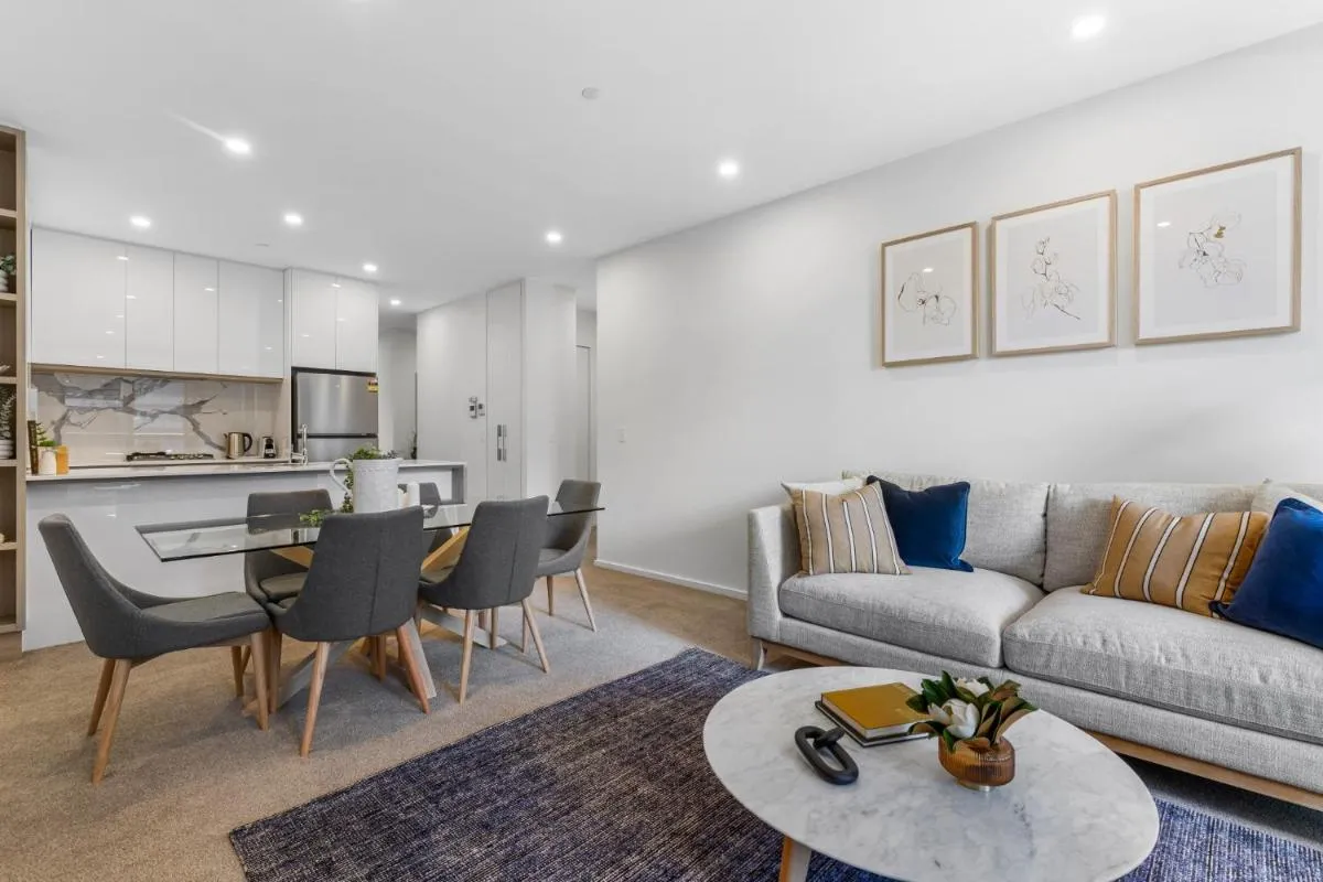 Remarkable 3-Bed with City Views & Swimming Pool — 5