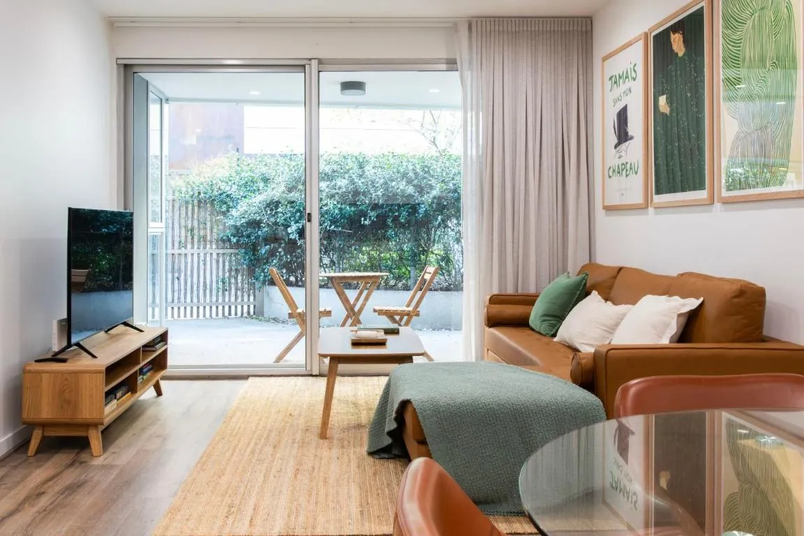Richmond Retreat with Courtyard & Parking