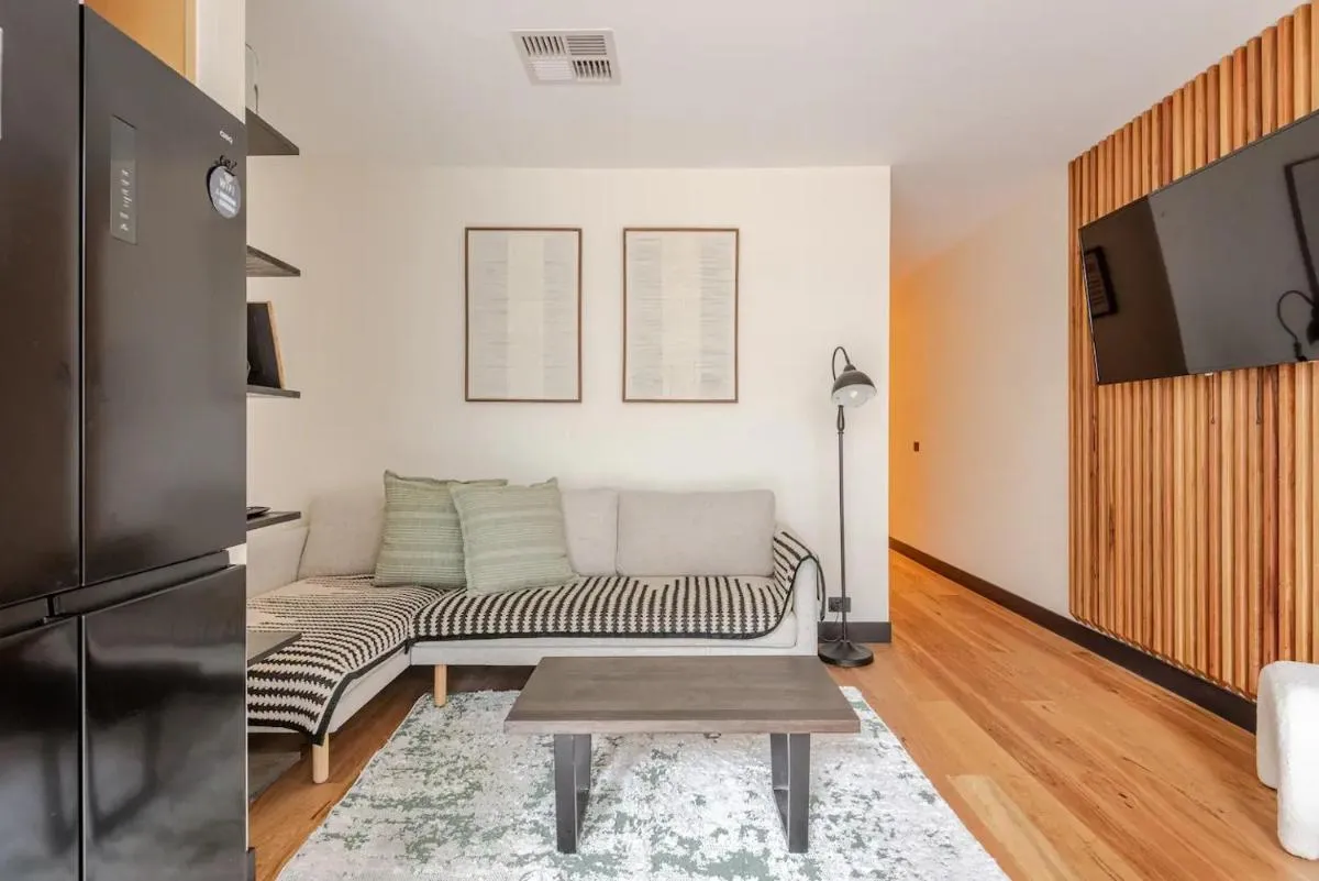 Riverside Apartment Melbourne CBD — 5