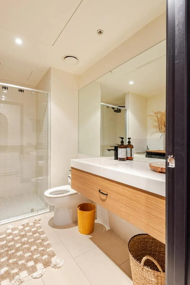 Riverside Apartment Melbourne CBD — 4