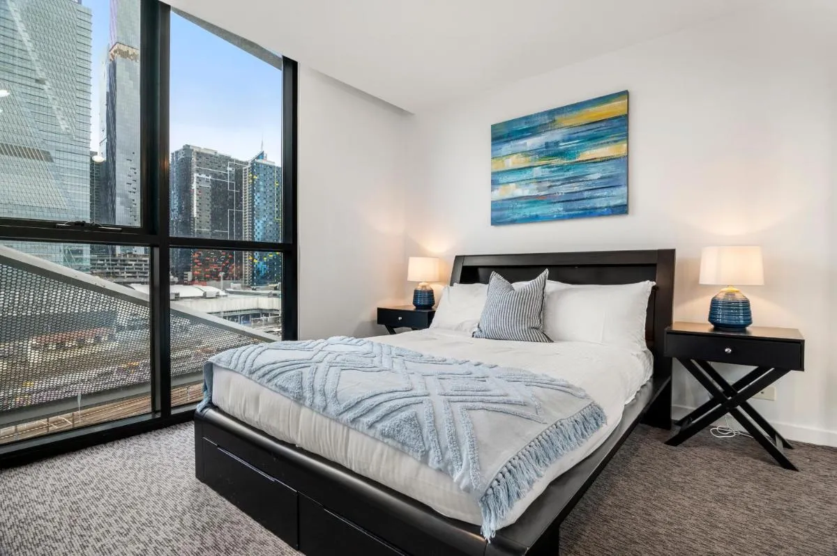 Rooftop Pool 2BR Apartment at Marvel Stadium with Free Parking — 4