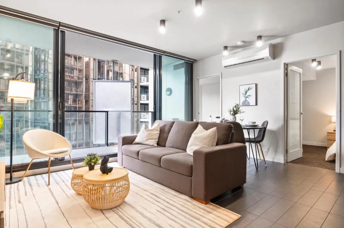 Rooftop Pool 2BR Apt at Marvel Stadium with Free Parking