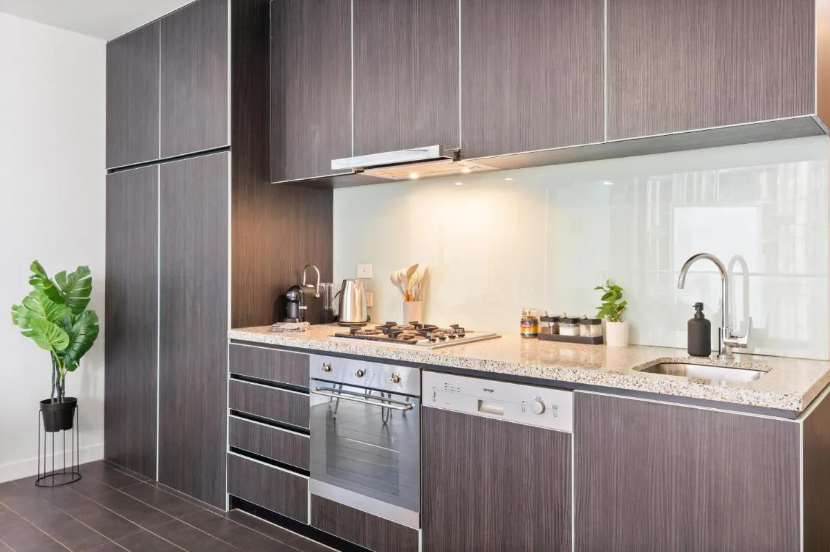 Rooftop Pool 2BR Apt at Marvel Stadium with Free Parking — 5