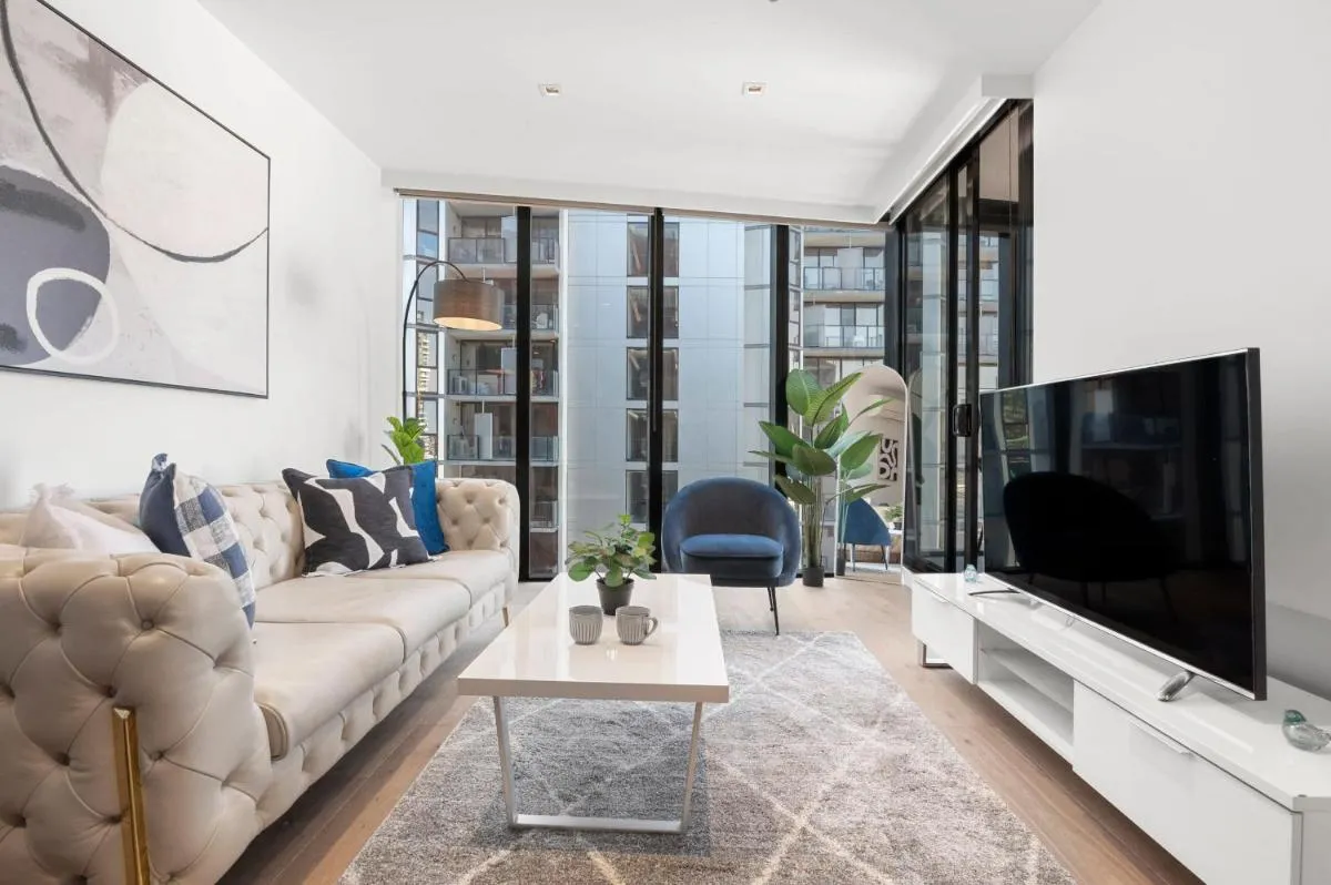 Rooftop Pool Stunning Apt at Marvel Stadium with Free Parking — 2